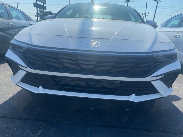 New 2025 Hyundai Elantra Blue image 21