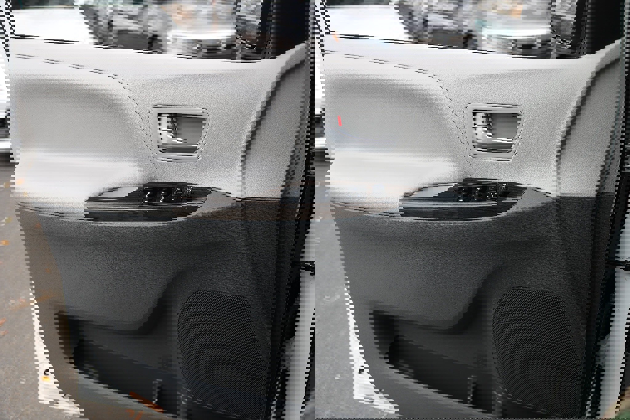 Used 2020 Toyota Sienna XLE image 42