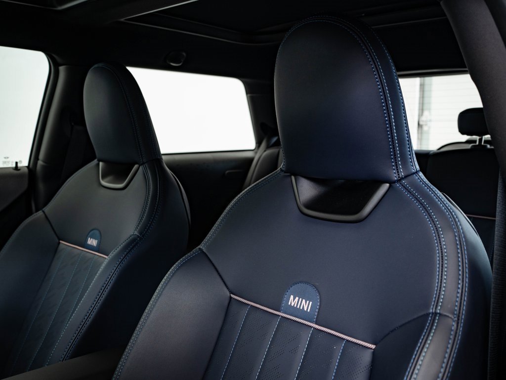 Certified 2025 MINI Cooper S image 22