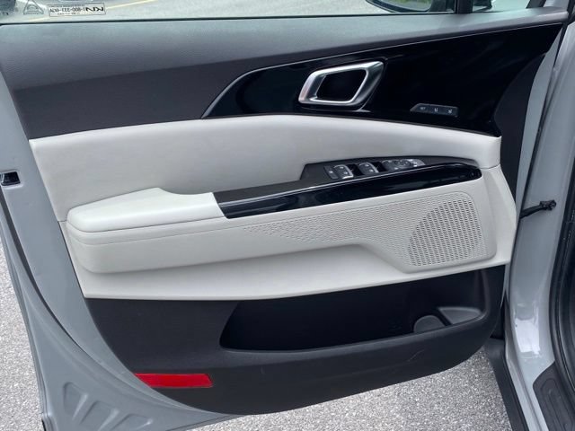 Used 2023 Kia Carnival SX FWD image 11