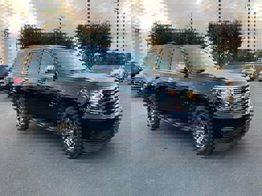 Used 2019 Chevrolet Tahoe LS image 3