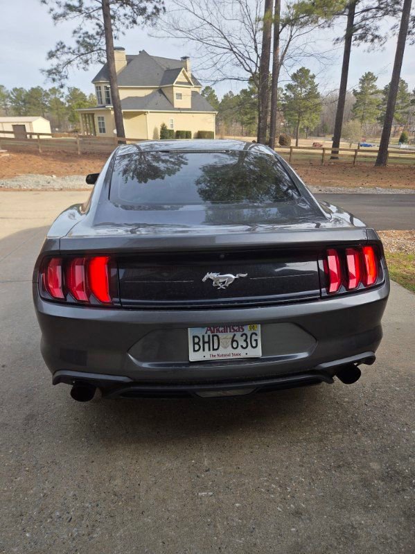 Used 2018 Ford Mustang Coupe image 10