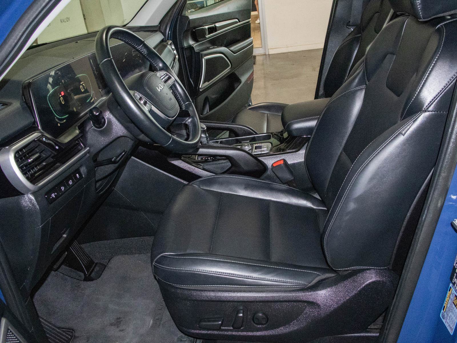 Used 2025 Kia Telluride S AWD/4WD image 8