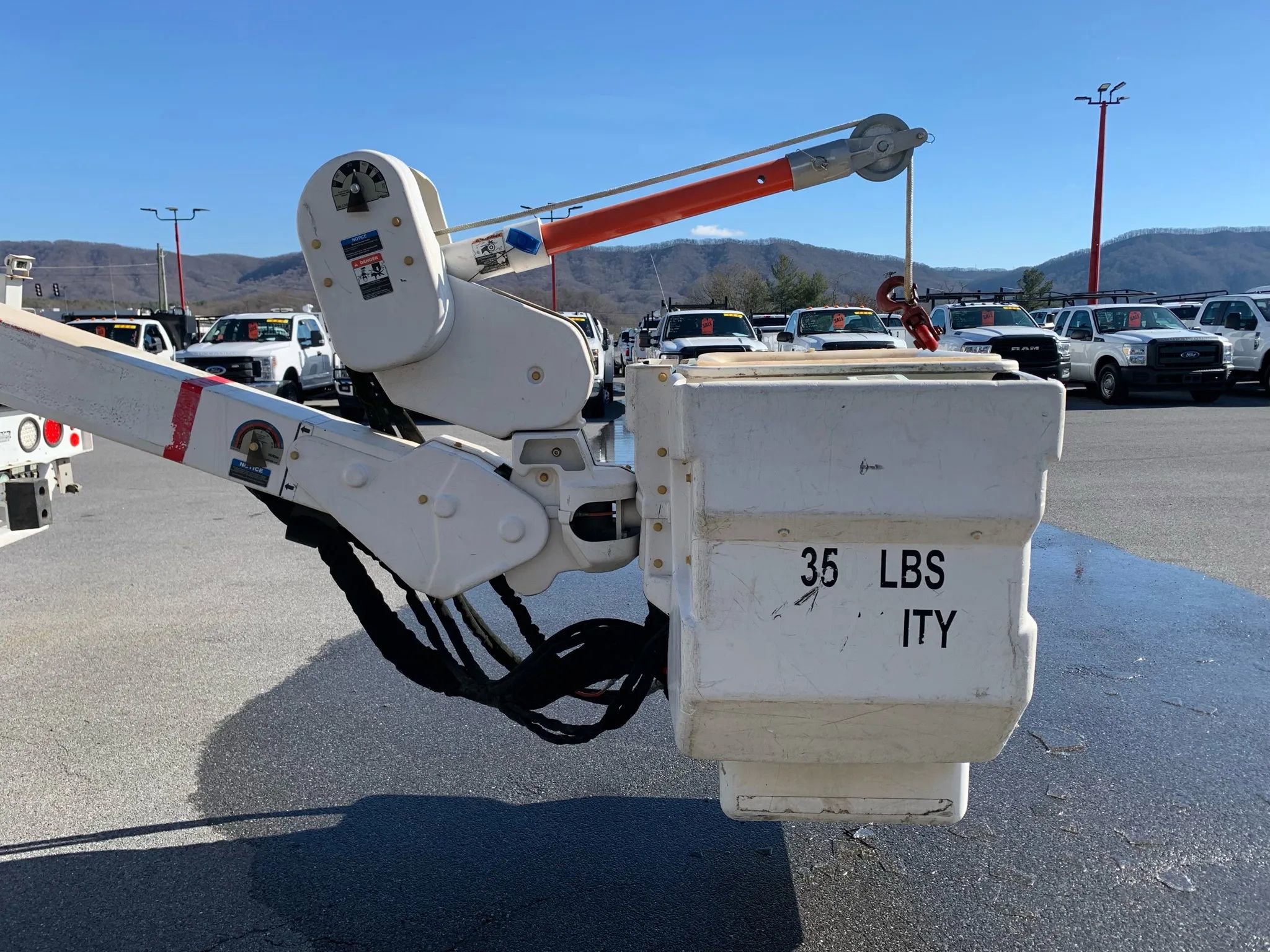 Used 2016 Ford F550 XL 165  W.B. 2D image 52