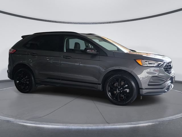 Used 2024 Ford Edge SE w/ Black Appearance Package AWD/4WD image 2