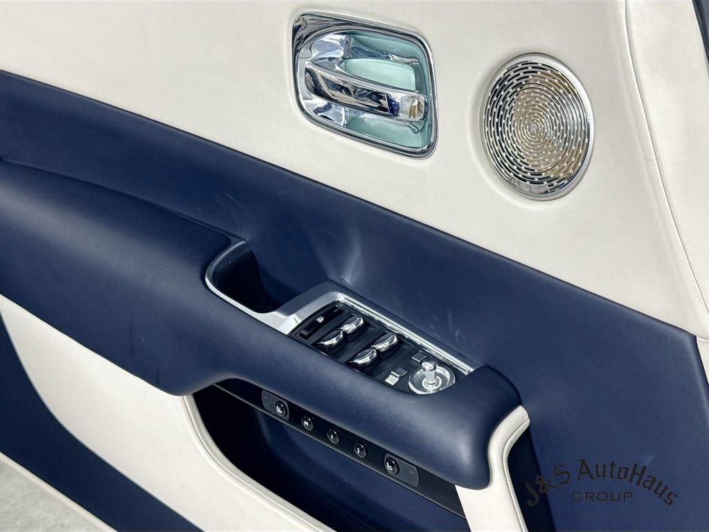 Used 2017 Rolls-Royce Dawn RWD image 24