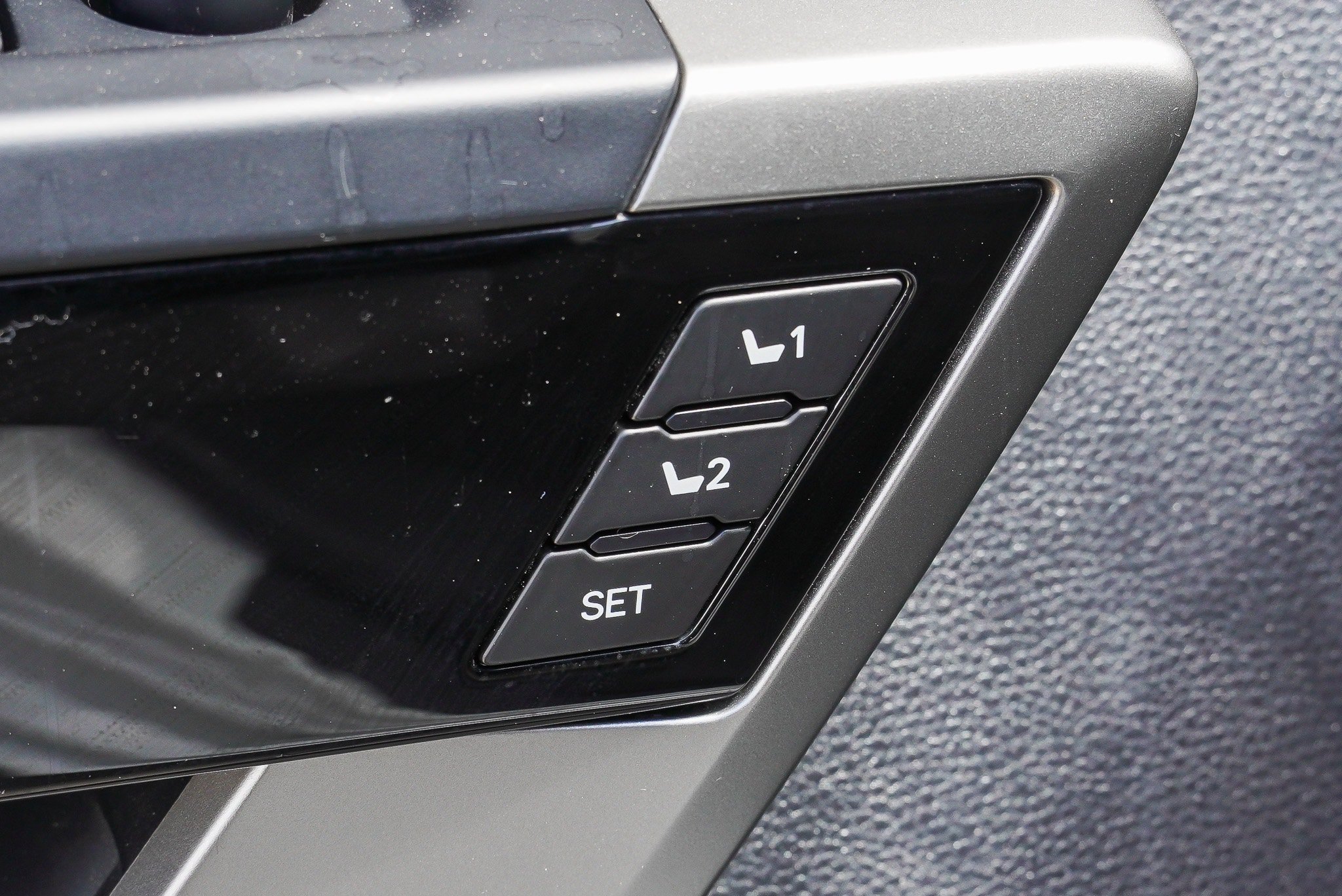 Used 2023 Toyota Tundra Limited AWD/4WD image 19