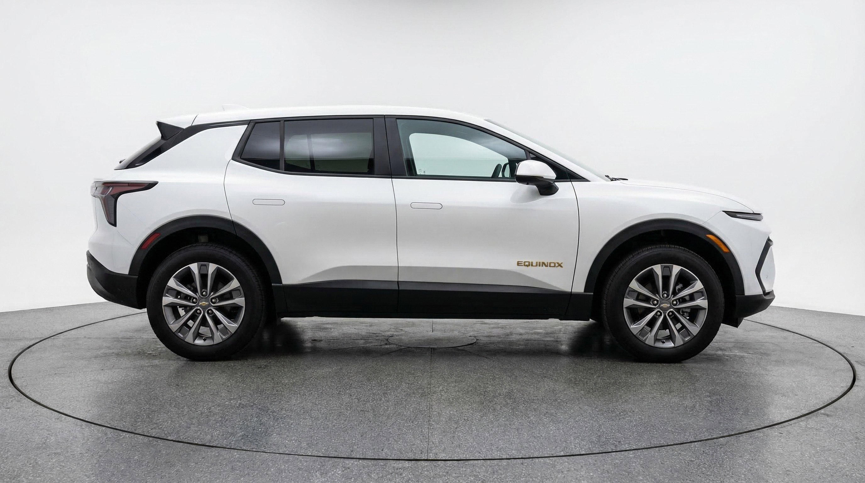 Used 2025 Chevrolet Equinox LT image 11