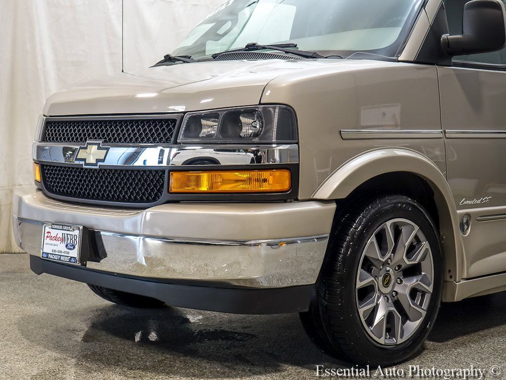 Used 2023 Chevrolet Express 2500 RWD image 3
