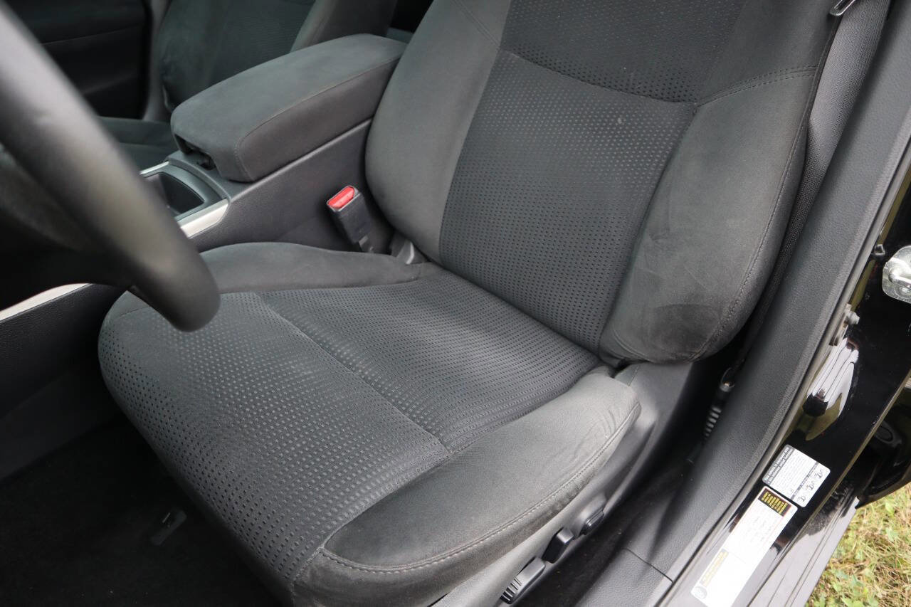 Used 2015 Nissan Altima 2.5 SV image 9