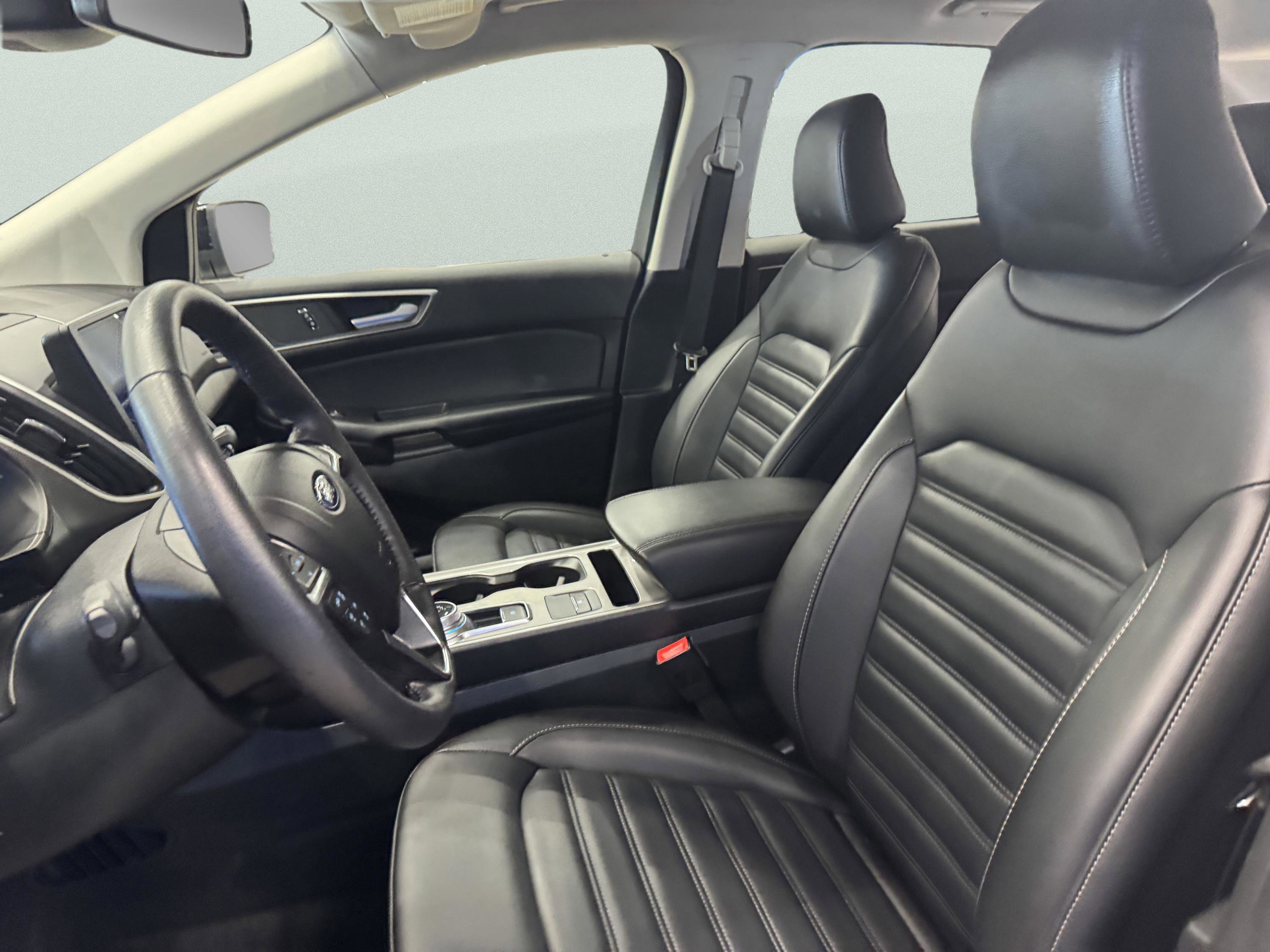 Used 2024 Ford Edge SEL image 9