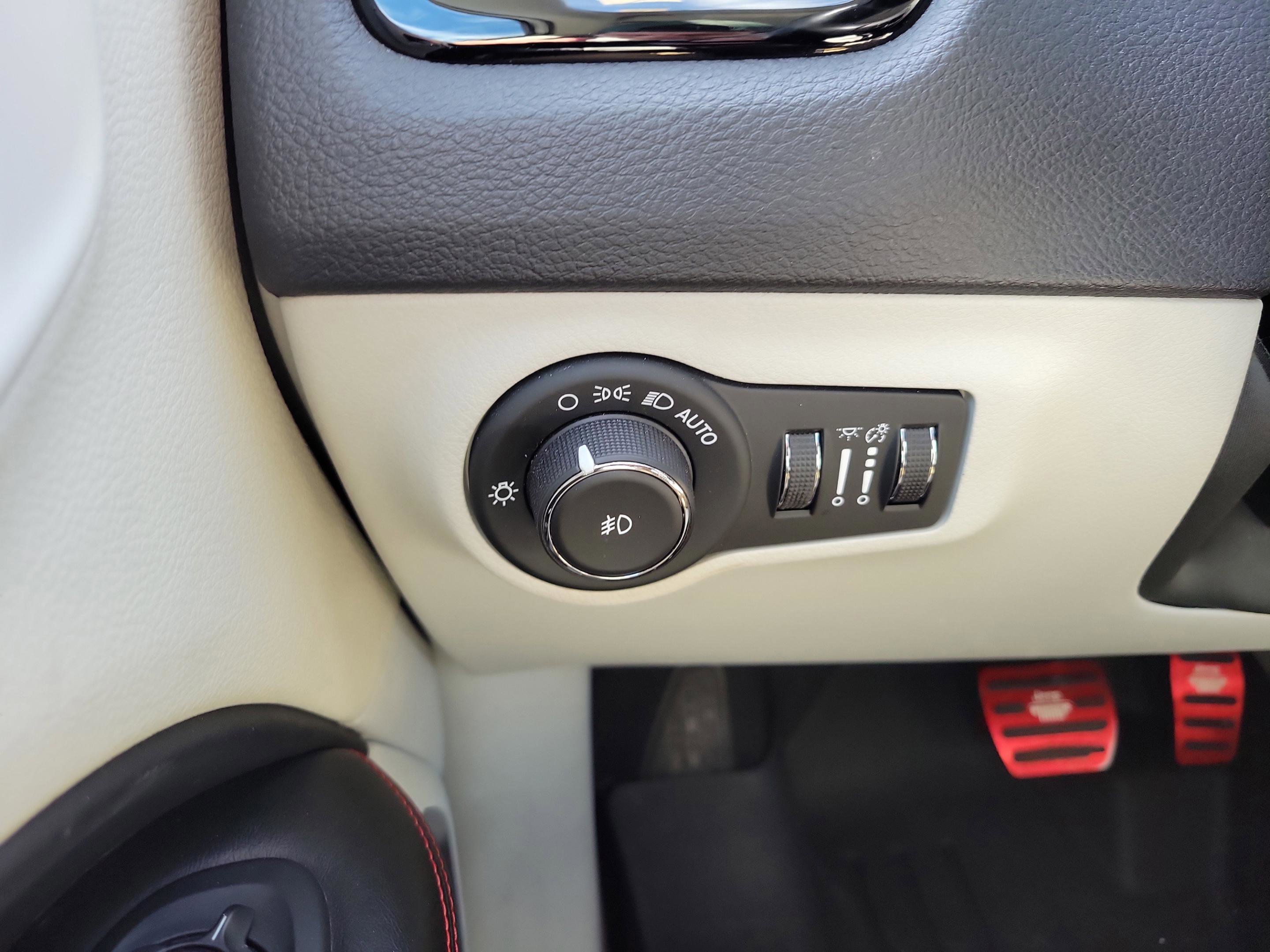 Used 2020 Jeep Compass Limited w/ Advanced Safety Group image 16