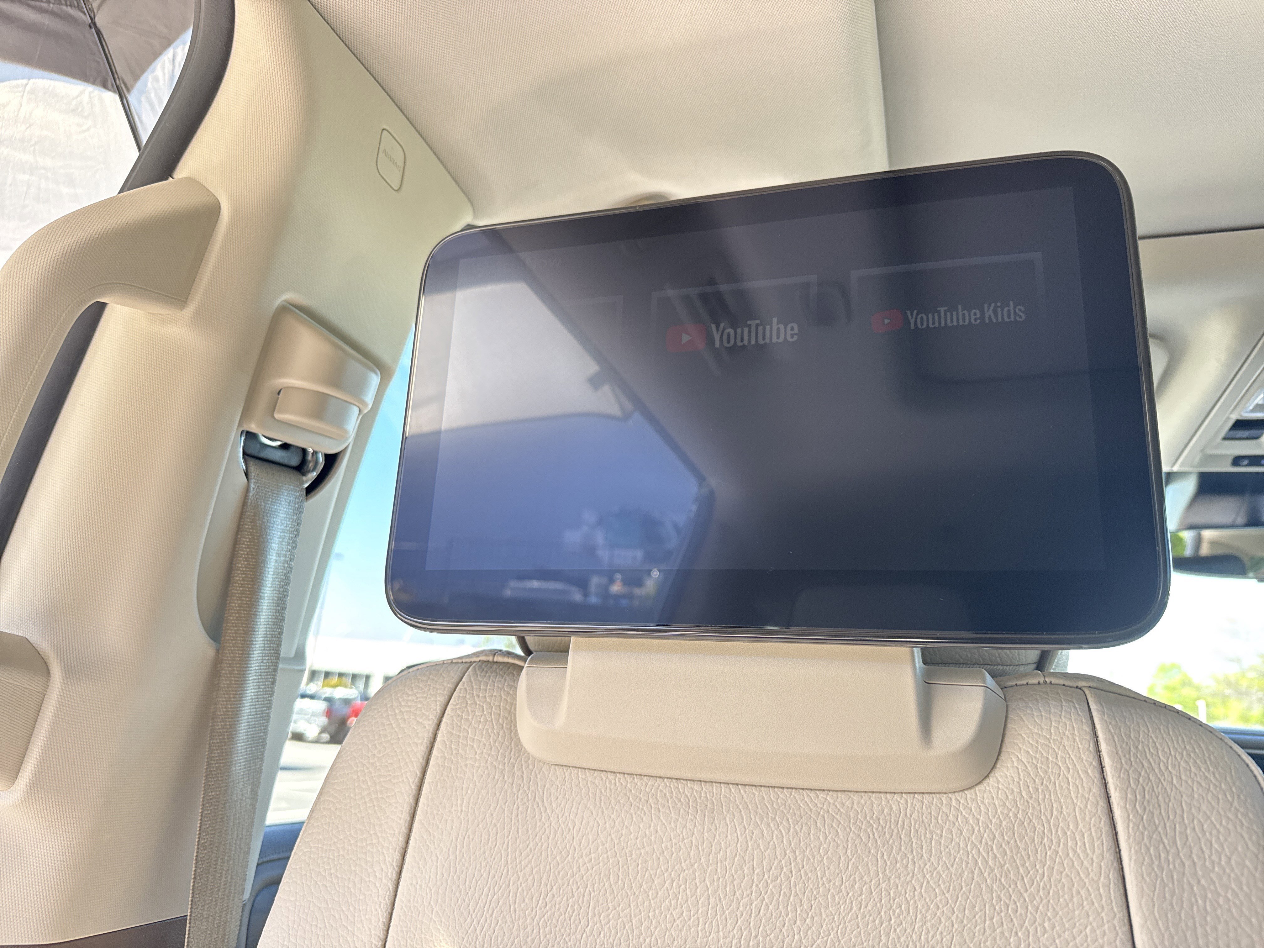 Used 2024 GMC Yukon XL Denali w/ Advanced Technology Package AWD/4WD image 31