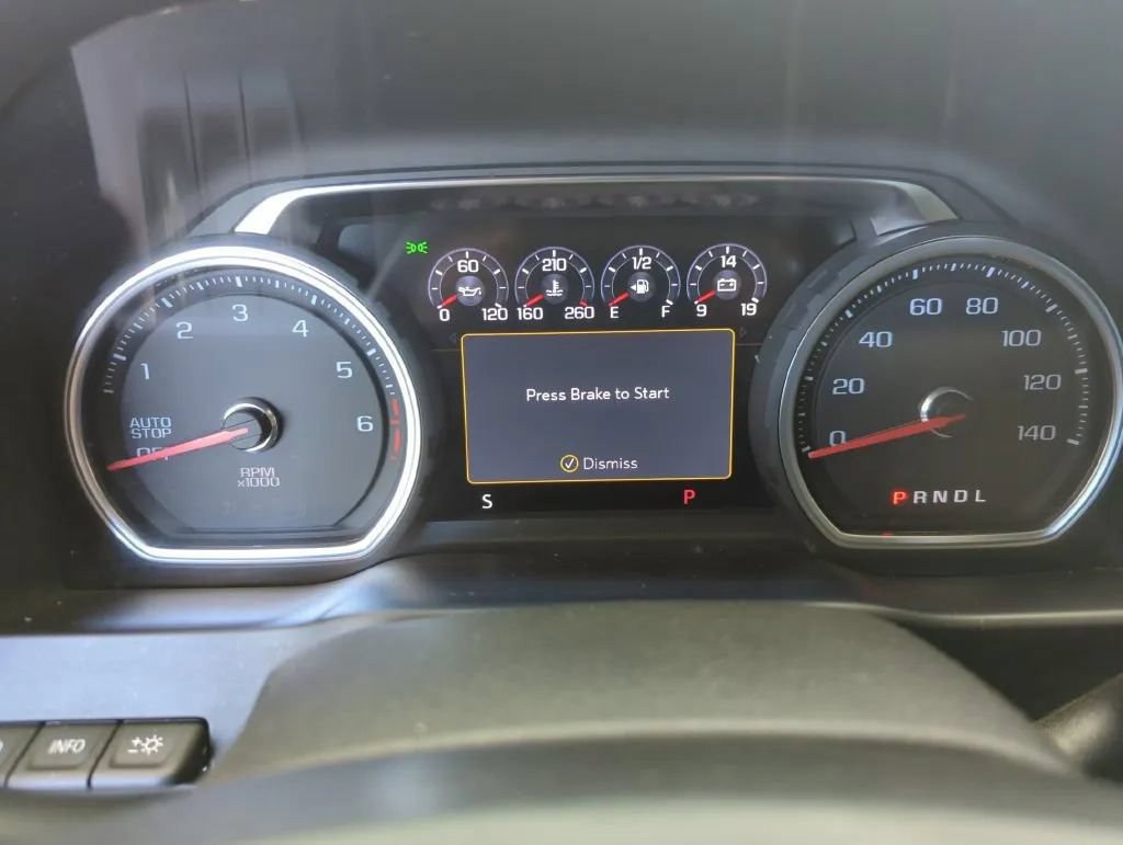 Used 2019 Chevrolet Silverado 1500 High Country w/ Technology Package AWD/4WD image 24