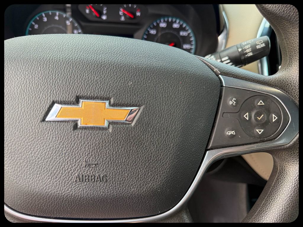 Used 2023 Chevrolet Traverse LS FWD image 28