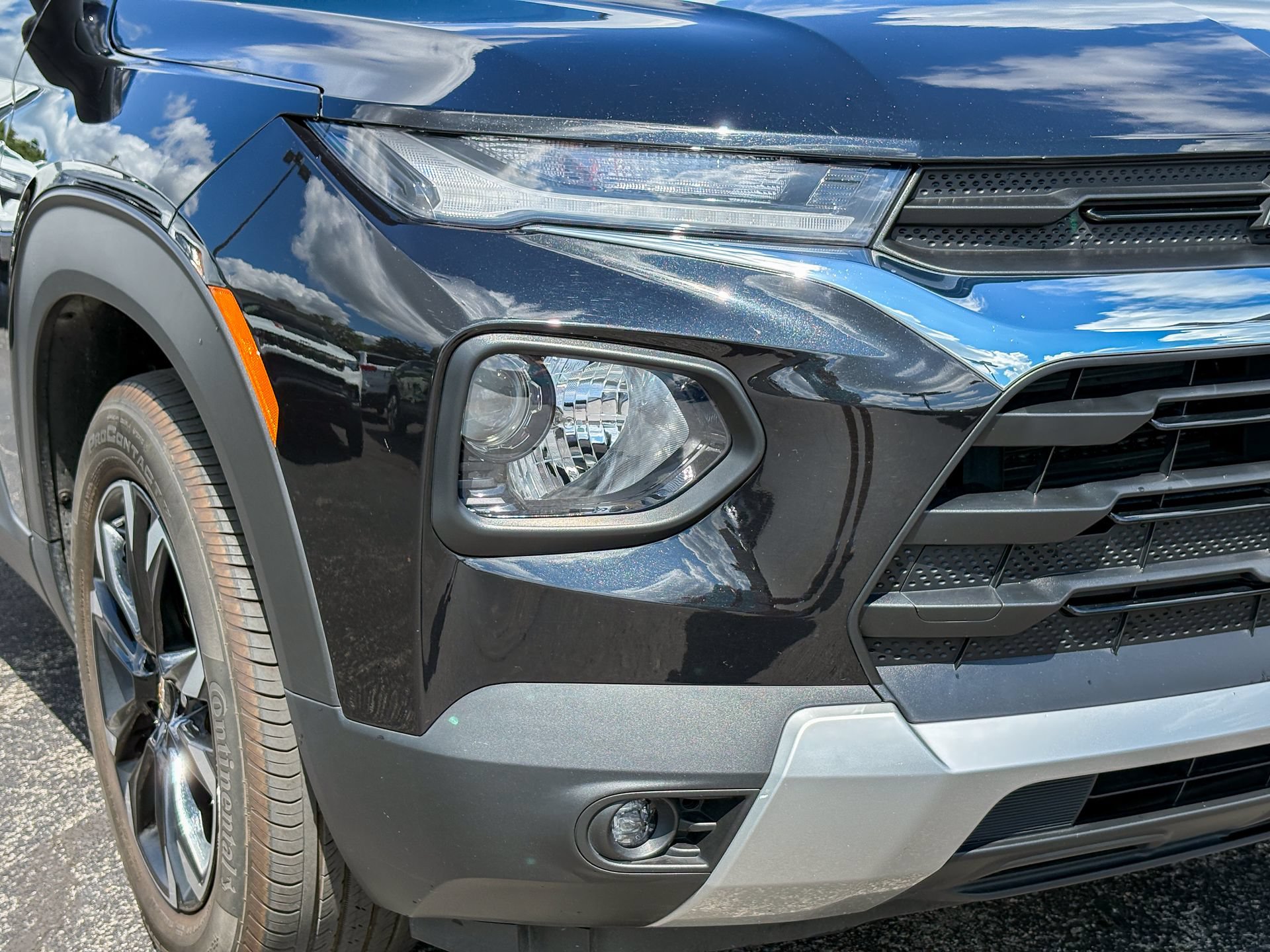 Used 2023 Chevrolet TrailBlazer LT FWD image 3