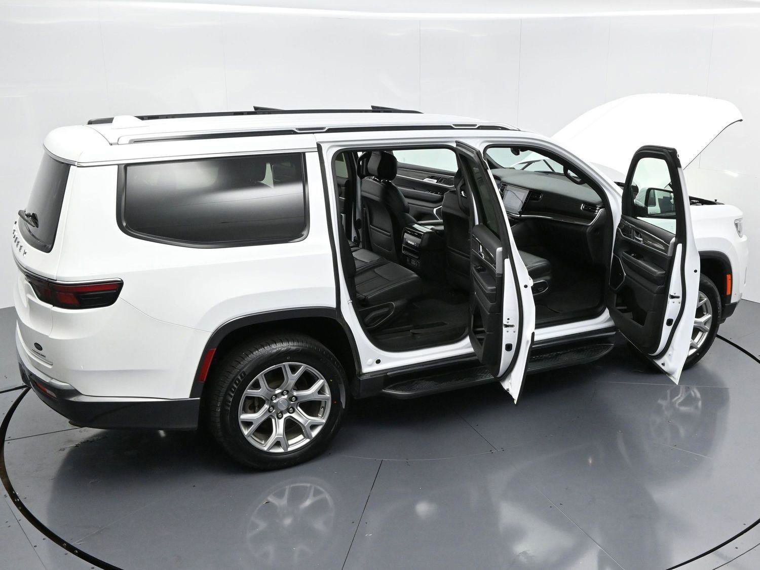 Used 2022 Jeep Wagoneer Series II image 40