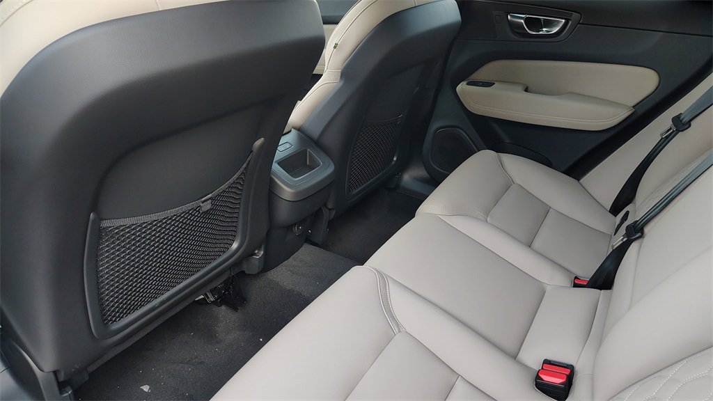 New 2026 Volvo XC60 B5 Plus w/ Climate Package image 27