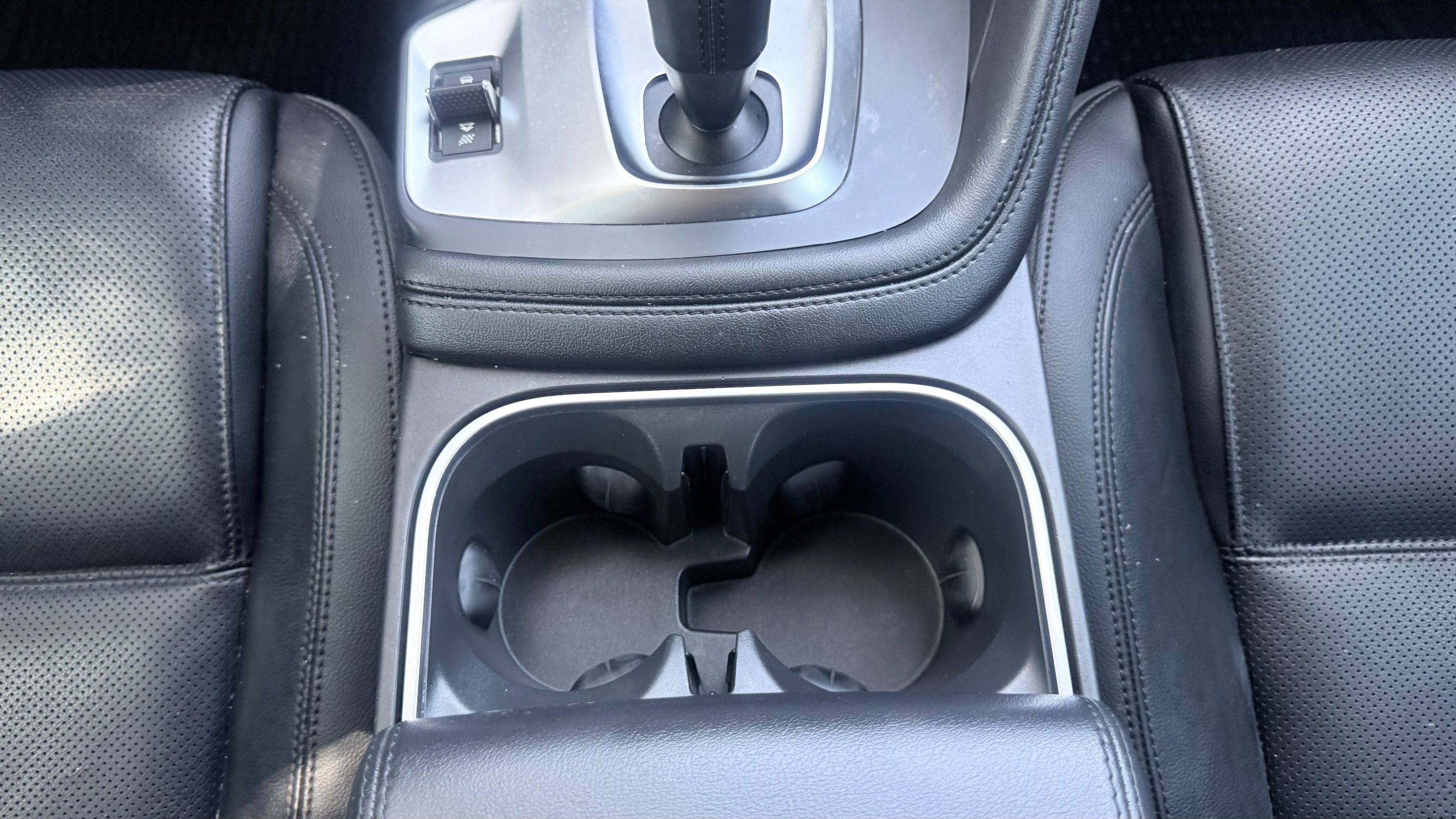 Used 2020 Jaguar E-PACE SE image 55