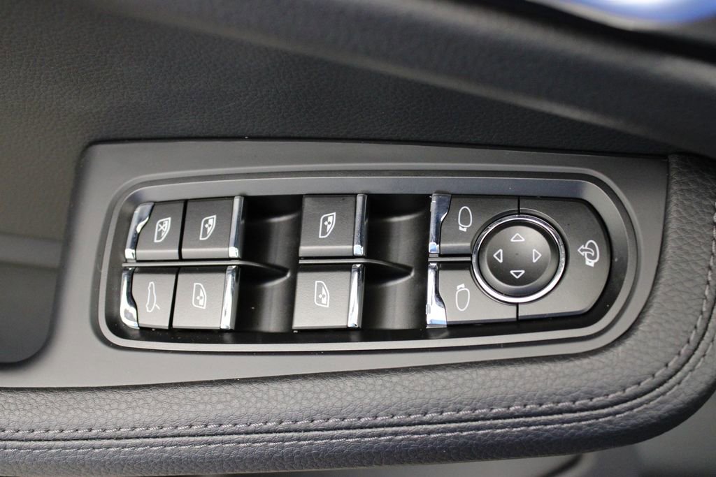 New 2025 Porsche Macan image 23