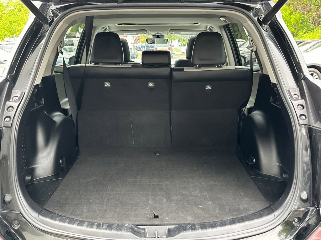 Used 2017 Toyota RAV4 Limited FWD image 6
