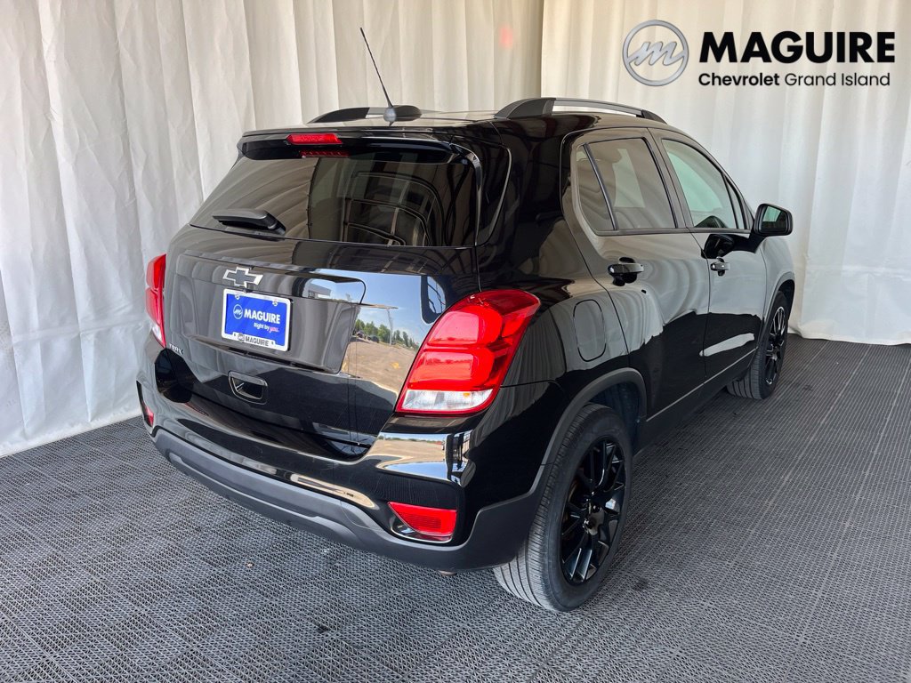 Used 2021 Chevrolet Trax LT w/ Midnight Edition FWD image 27