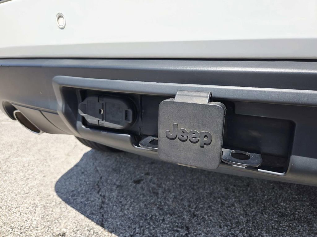 Used 2014 Jeep Grand Cherokee Limited w/ Trailer Tow Group IV RWD image 15
