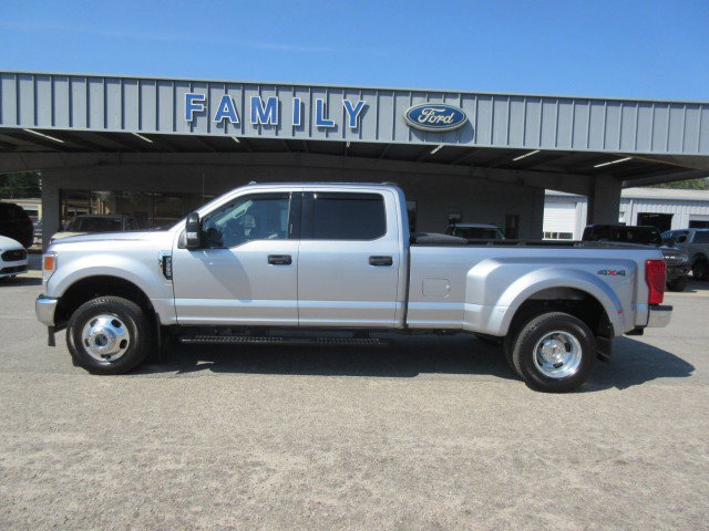 Used 2022 Ford F350 XLT w/ XLT Value Package AWD/4WD image 2