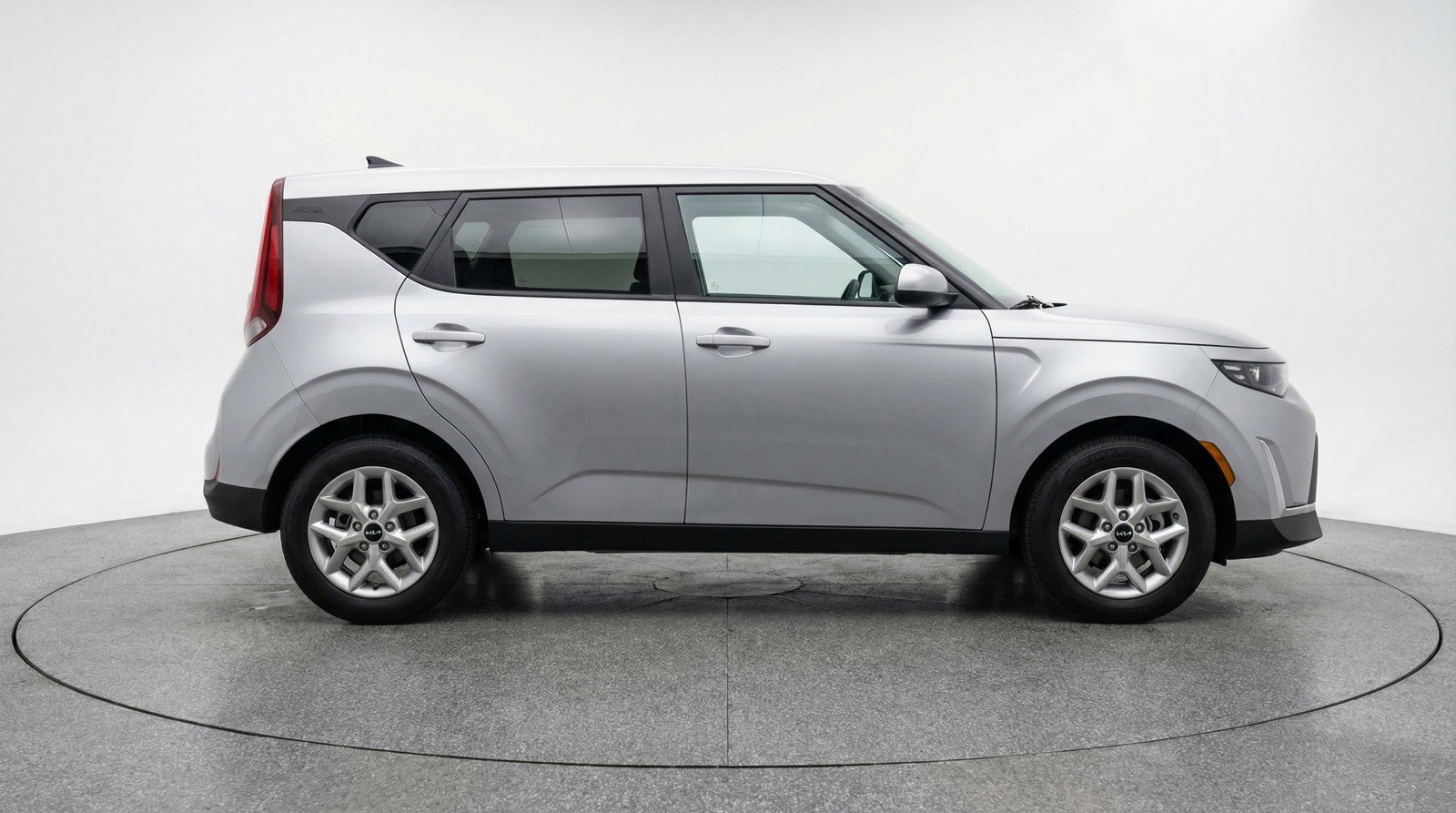 Used 2025 Kia Soul LX w/ LX Technology Package image 11