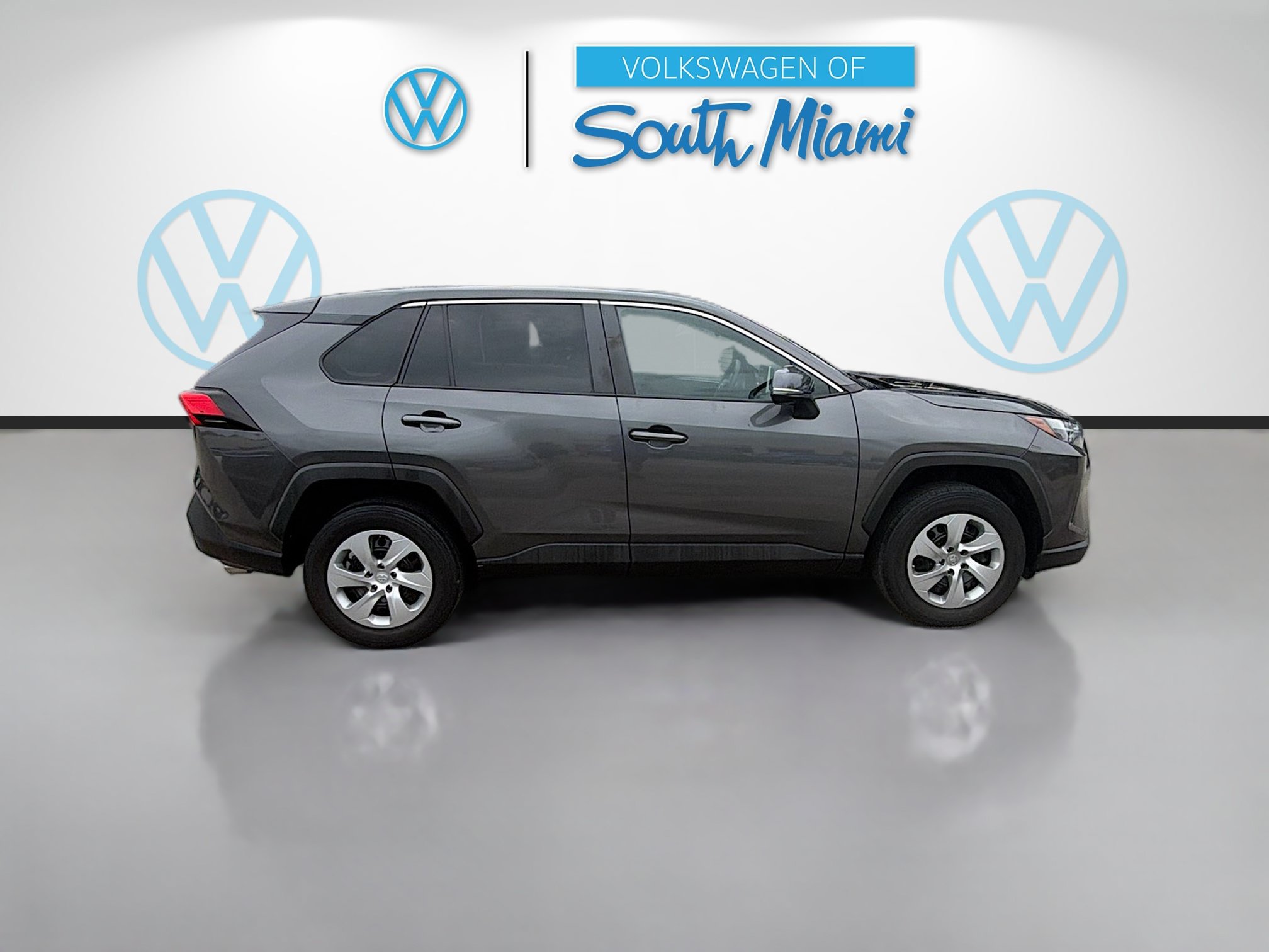 Used 2023 Toyota RAV4 LE AWD/4WD image 8