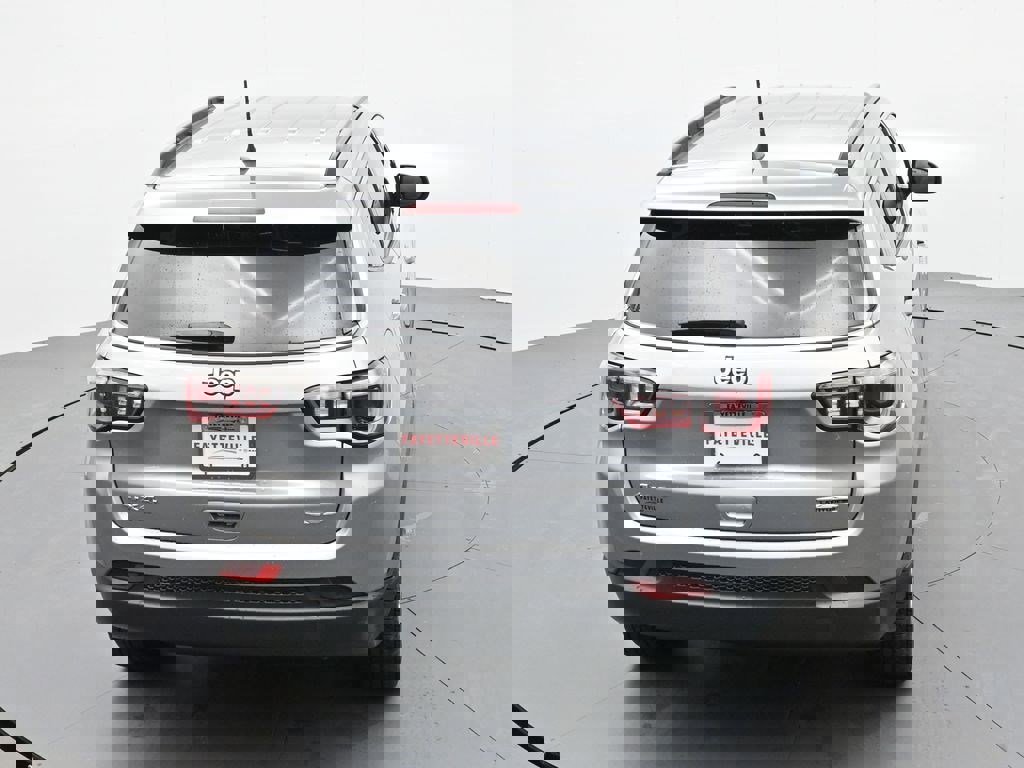 Used 2022 Jeep Compass Latitude image 21