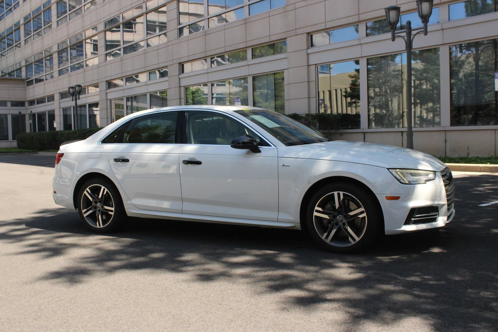 Used 2018 Audi A4 2.0T Premium Plus w/ Premium Plus Package AWD/4WD image 2