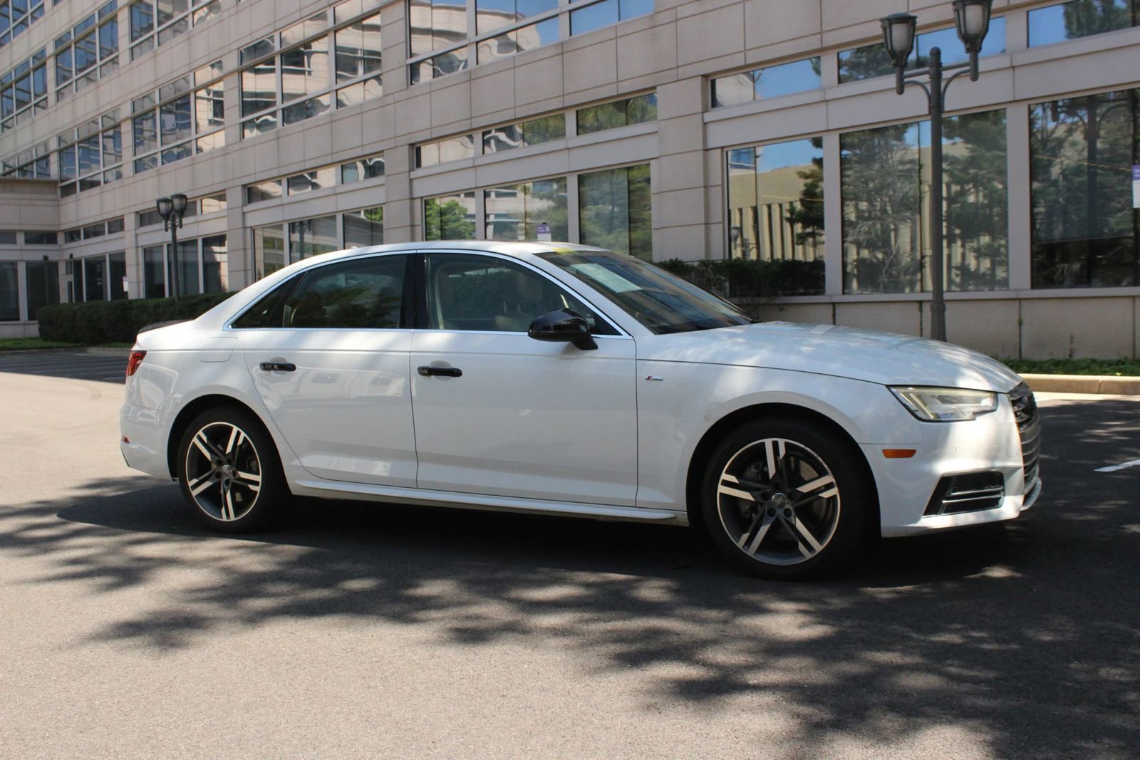 Used 2018 Audi A4 2.0T Premium Plus w/ Premium Plus Package AWD/4WD image 2