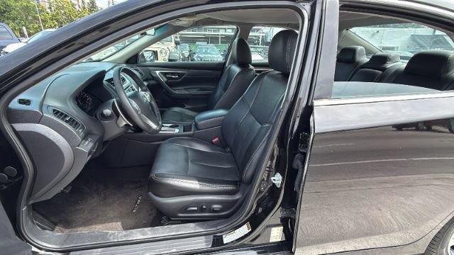 Used 2017 Nissan Altima 3.5 SR FWD image 22