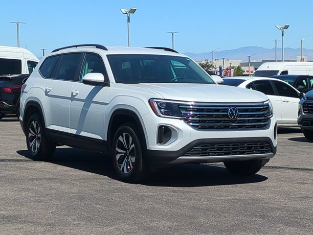 Used 2026 Volkswagen Atlas SE FWD image 2