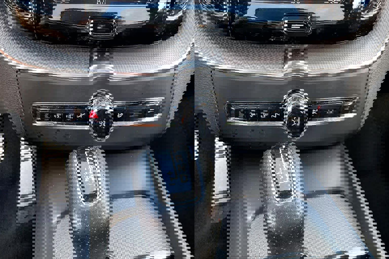 Used 2018 Volvo XC60 T5 R-Design w/ Convenience Package image 32