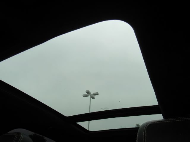 Used 2020 Jaguar F-PACE S image 7