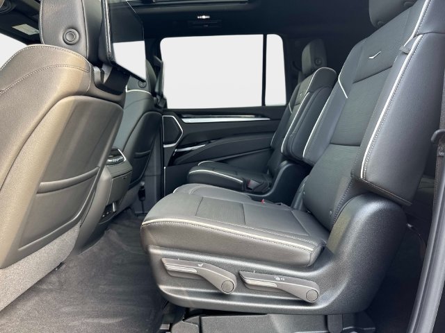 New 2026 Cadillac Escalade ESV Sport w/ LPO, Floor Liner Package AWD/4WD image 13
