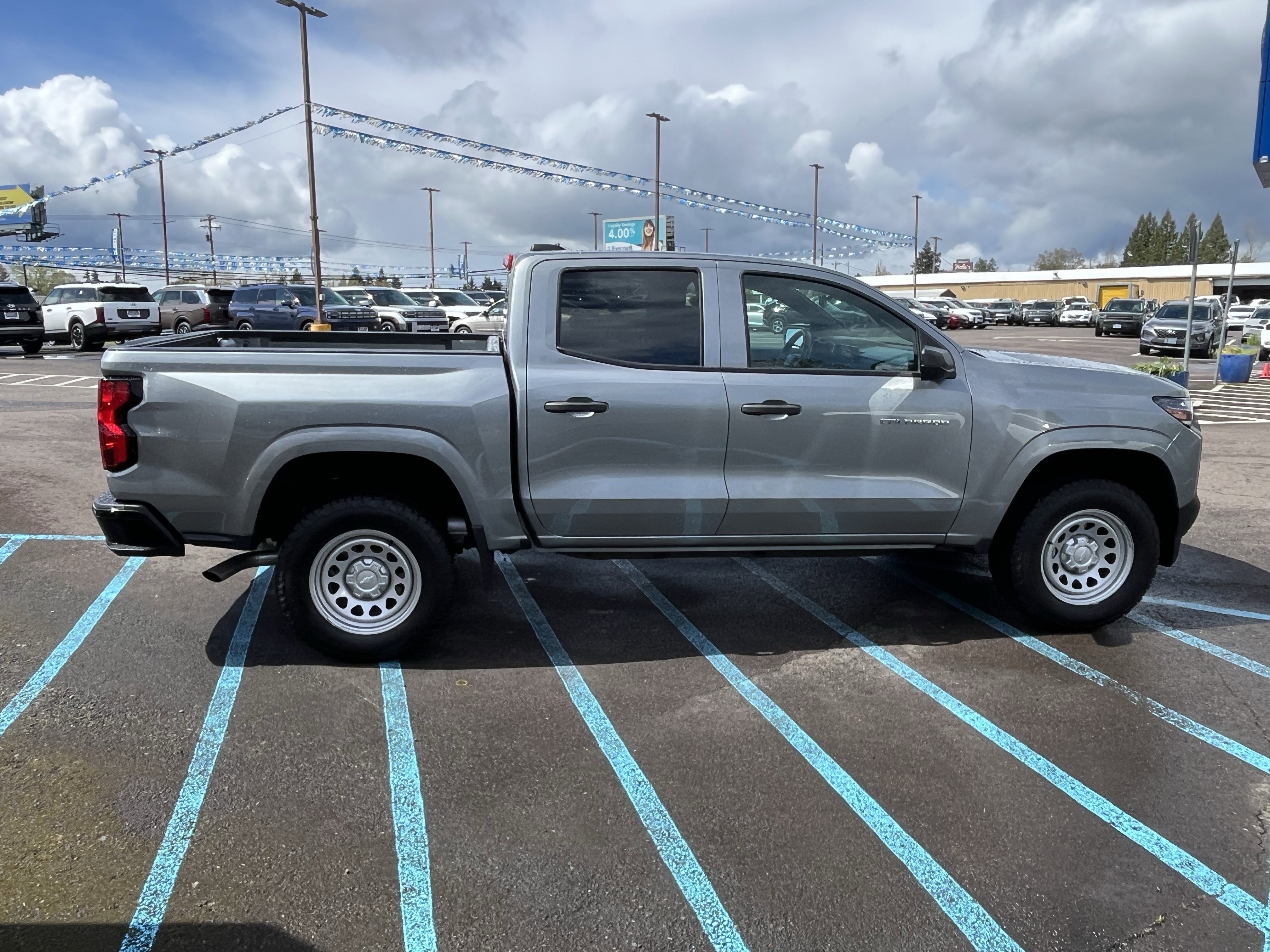 Used 2023 Chevrolet Colorado W/T image 3