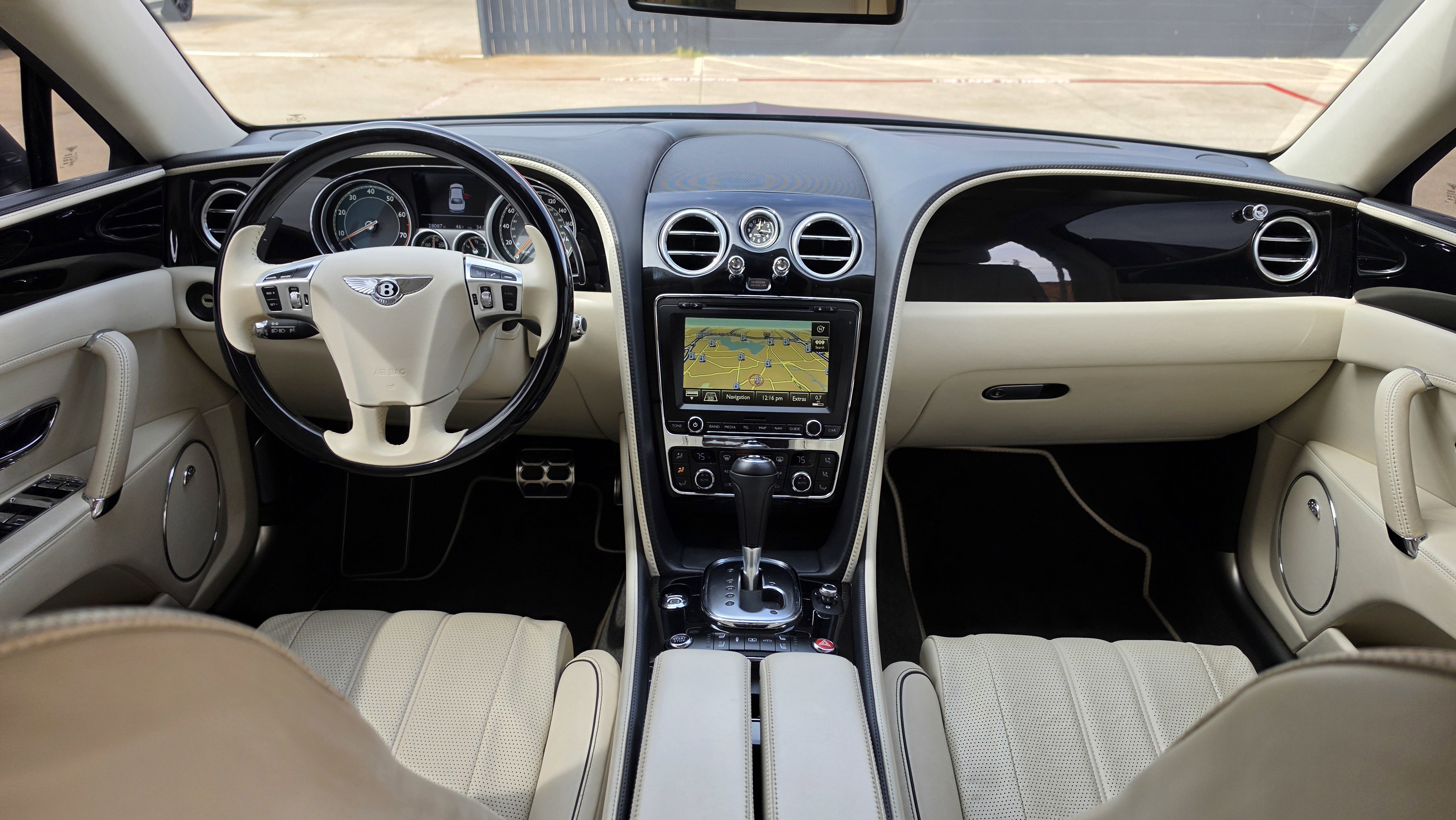 Used 2015 Bentley Flying Spur V8 image 41