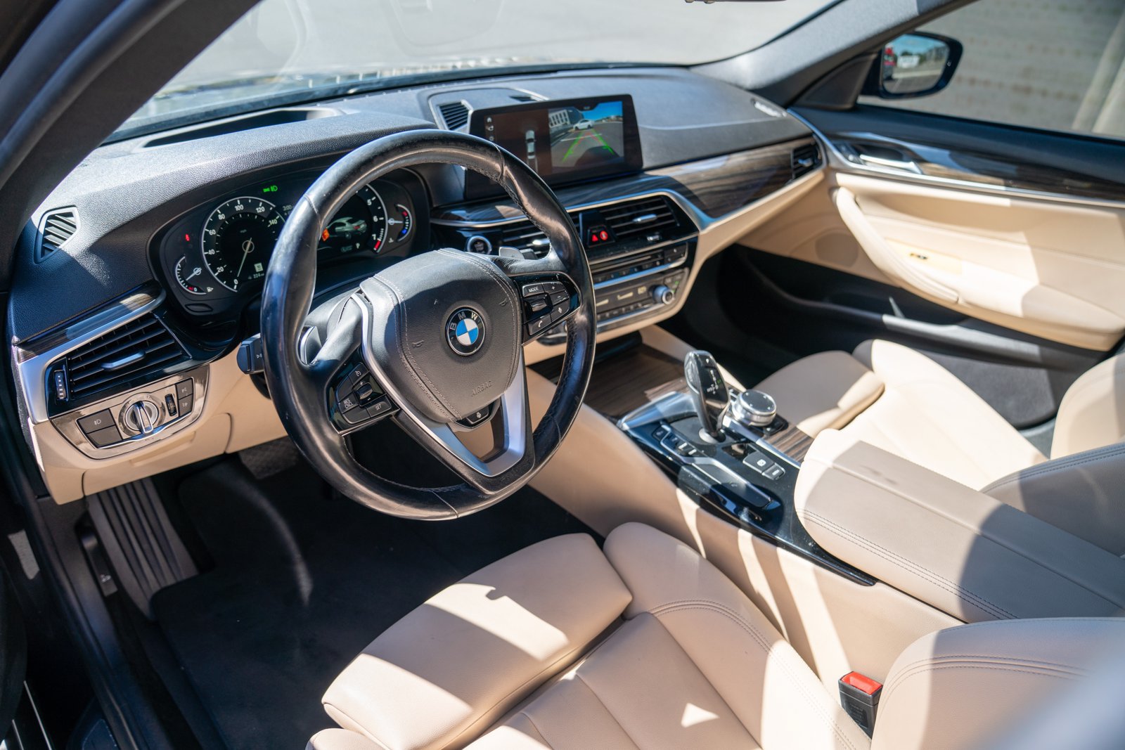 Used 2018 BMW 530i w/ Premium Package RWD image 4