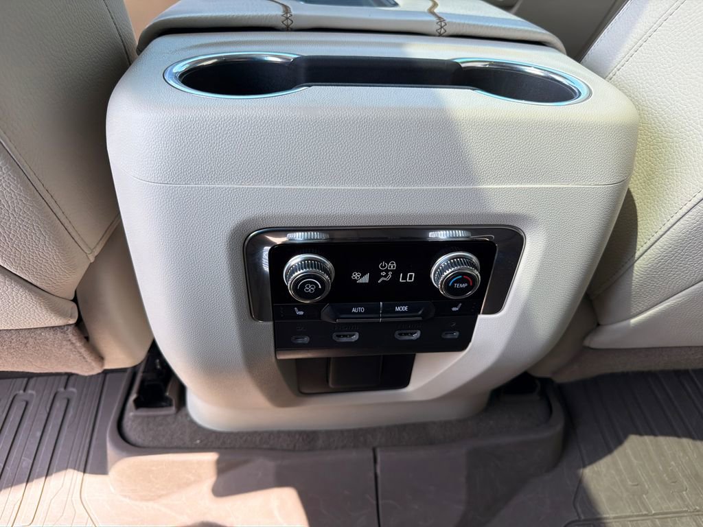 Used 2023 GMC Yukon Denali image 12