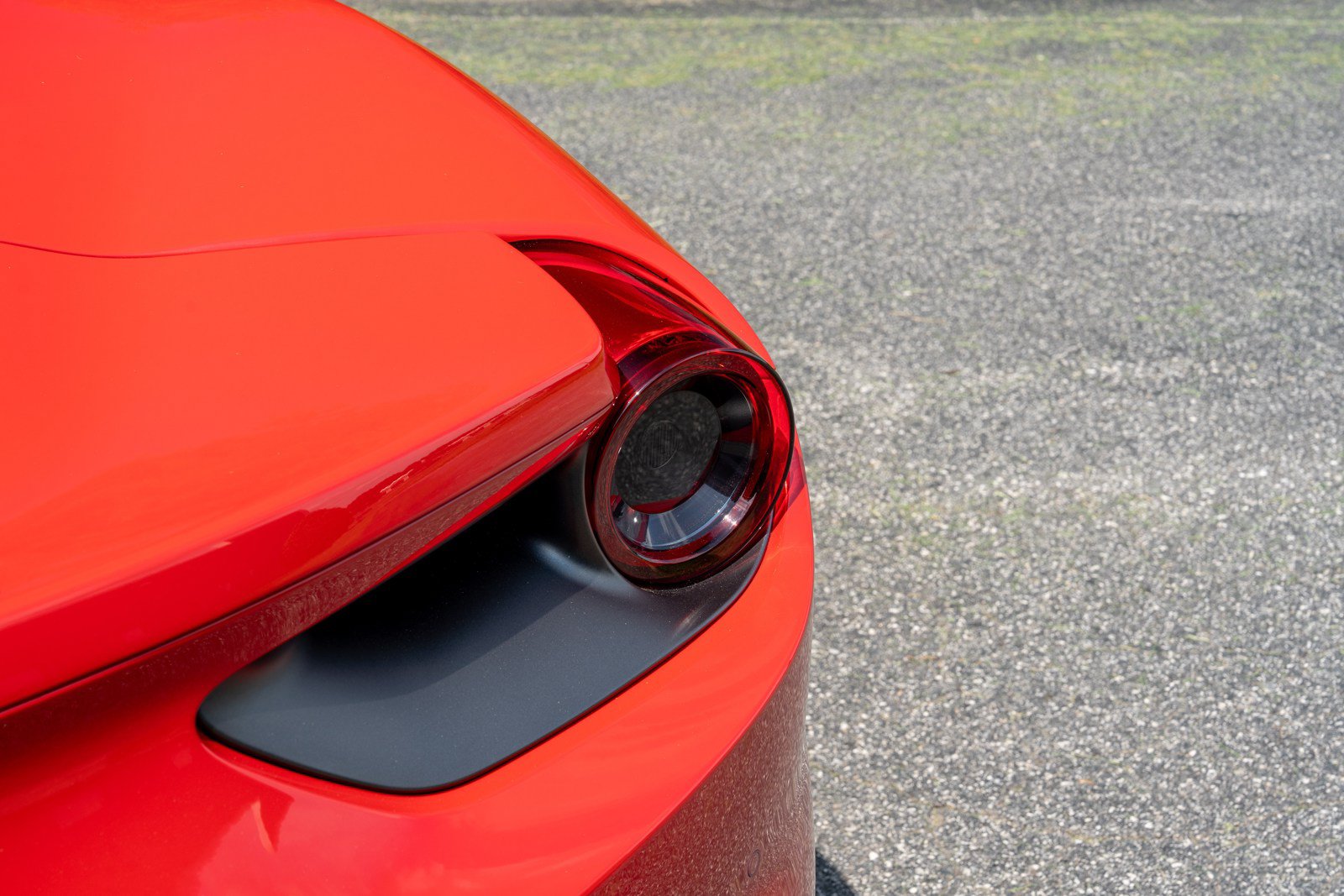 Used 2018 Ferrari 488 Spider RWD image 19