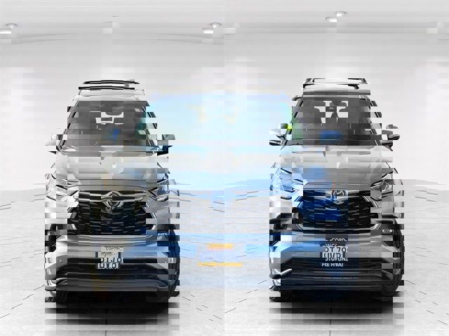 Used 2021 Toyota Highlander Limited image 2