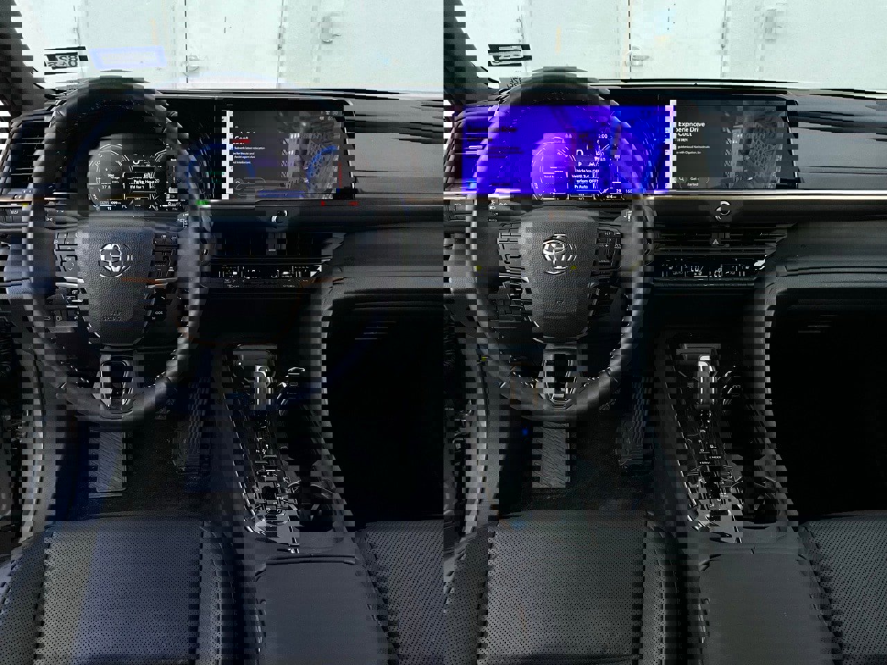 Used 2025 Toyota Crown XLE image 12