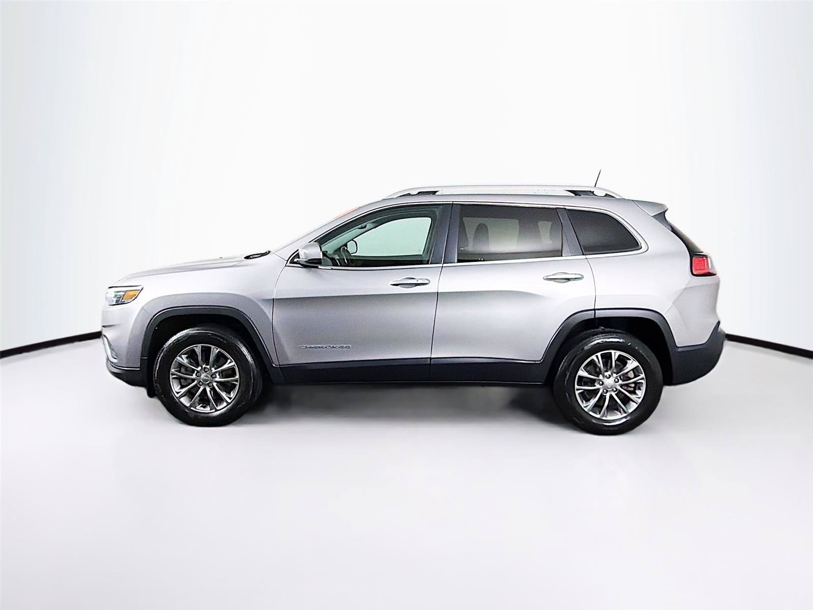 Used 2020 Jeep Cherokee Latitude Plus w/ Comfort/Convenience Group AWD/4WD image 8