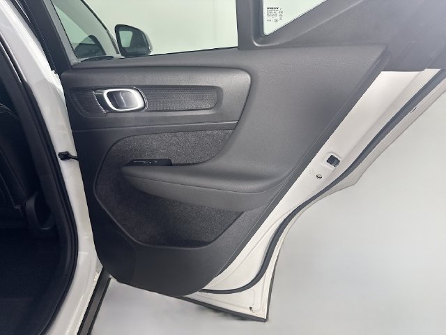 Used 2026 Volvo XC40 B5 Plus AWD/4WD image 27