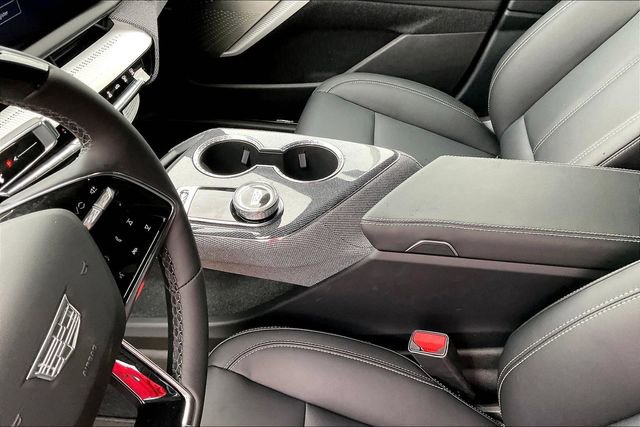 New 2026 Cadillac Optiq Luxury 1 image 9