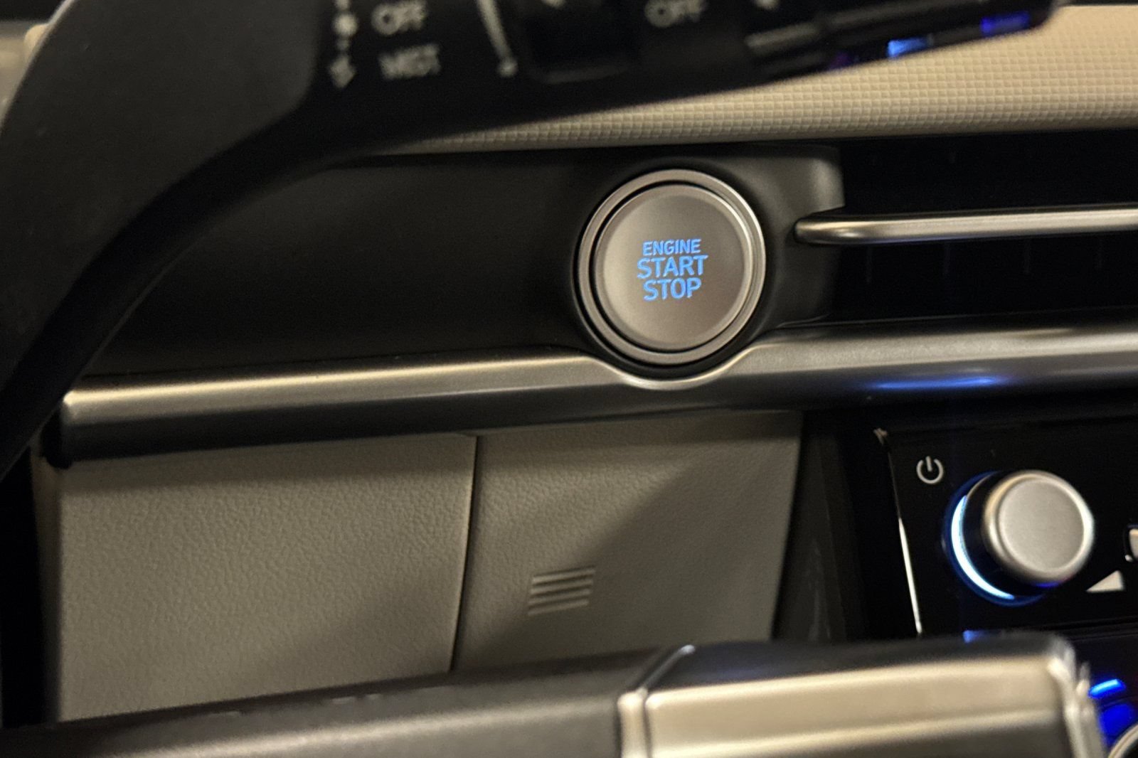New 2026 Hyundai Tucson Blue SE AWD/4WD image 22