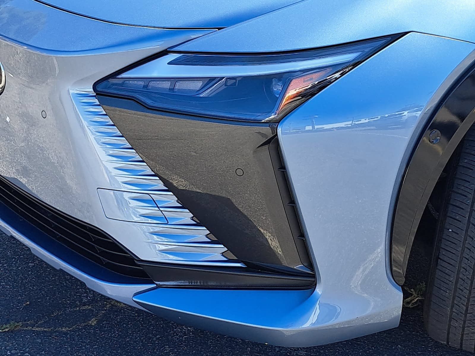 Used 2023 Lexus RZ 450e Premium w/ Technology Package AWD/4WD image 34